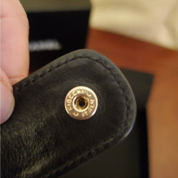 CHANEL Black Leather Vintage Wallet on Chain - Picture 7 of 14